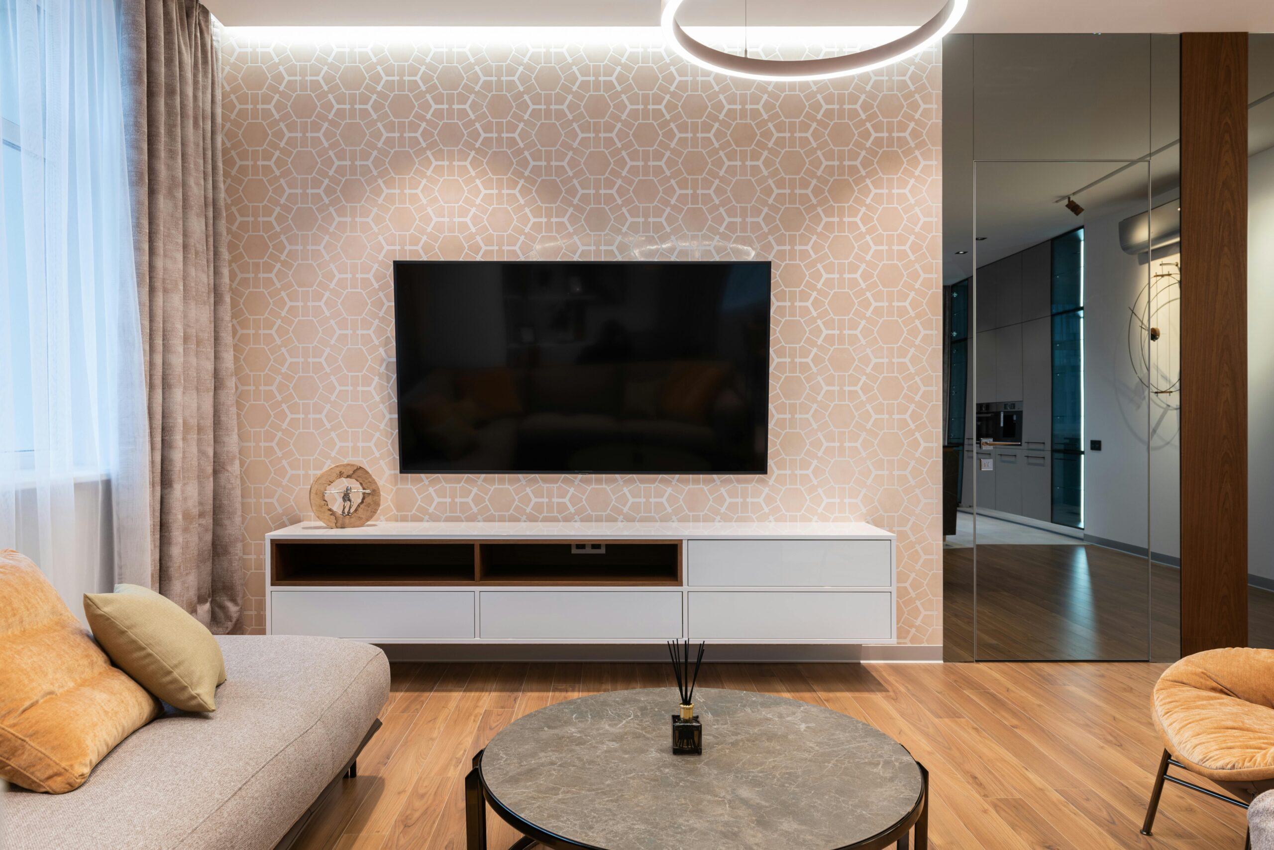 Wie befestige ich einen Fernseher an der Wand?