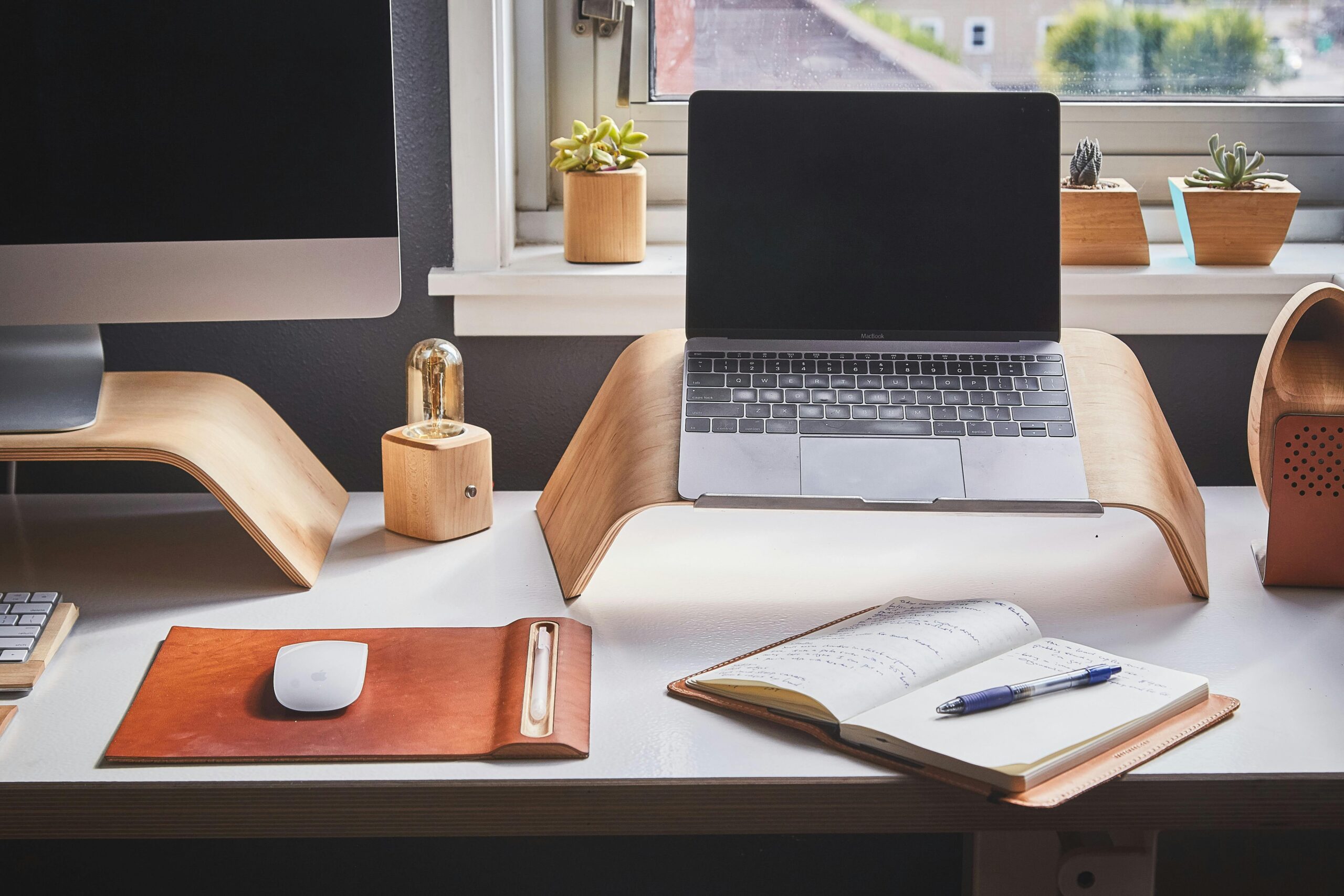 Wie richte ich ein Homeoffice in einem kleinen Raum ein?