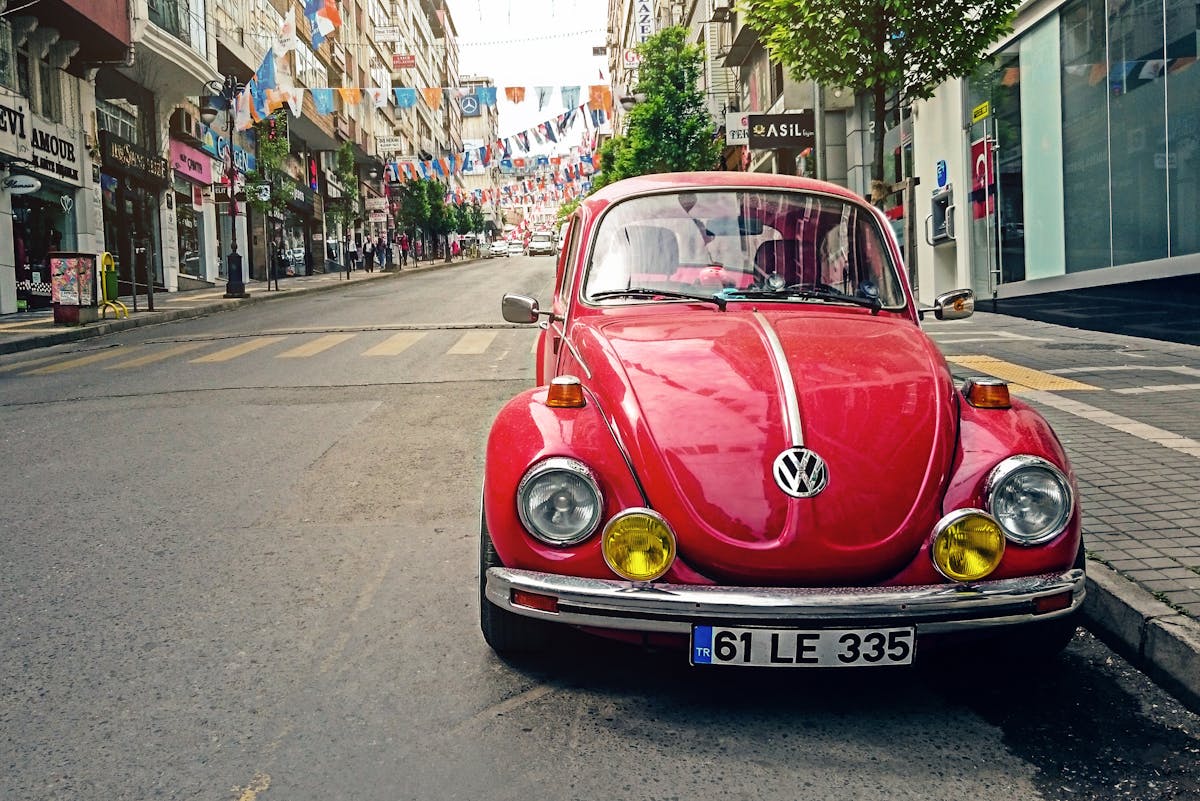 Wie stelle ich die Fahrhöhe meines VW Golf 8 ein
