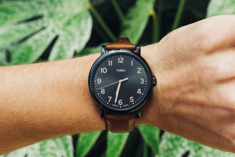 Wie wechsle ich den Gurt meiner Suunto 9 Baro Sportuhr