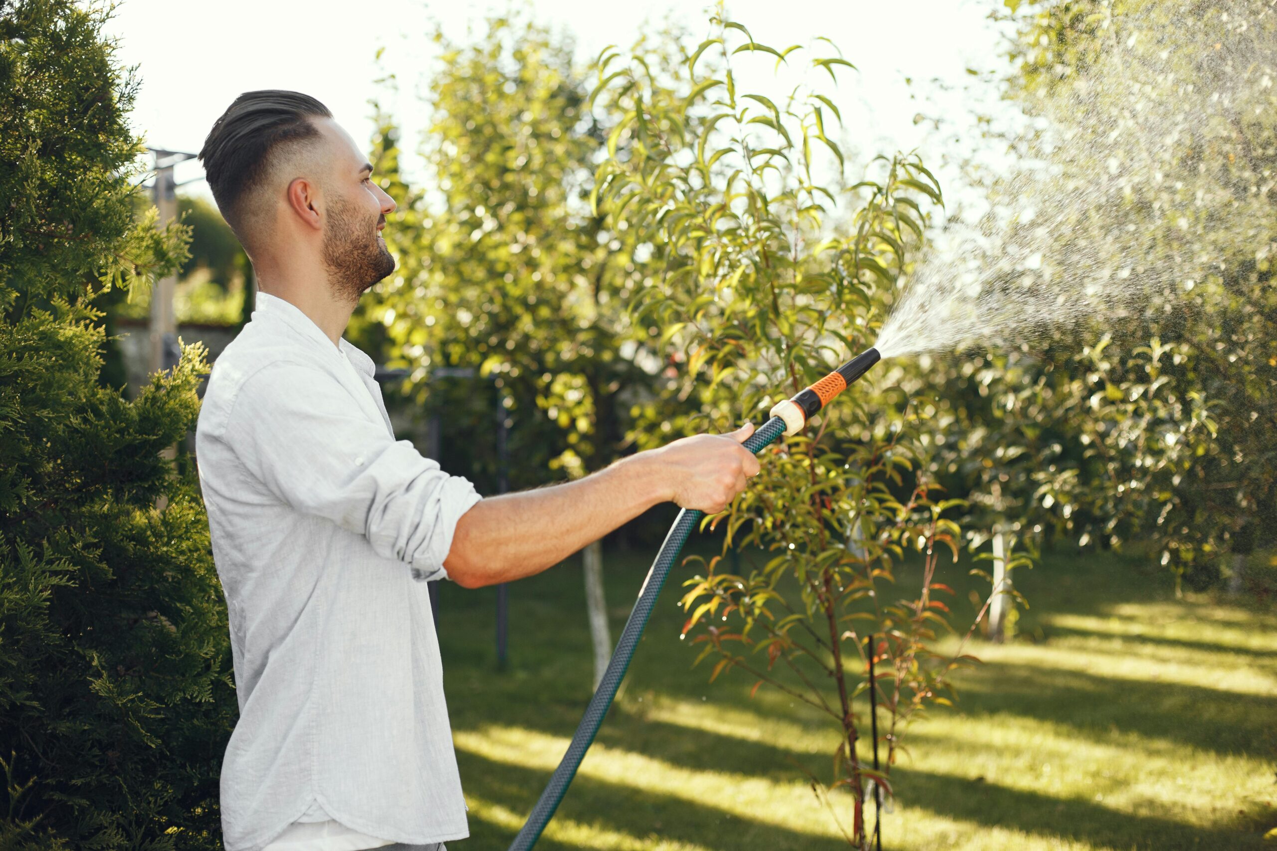 Wie stelle ich den Neigungswinkel meiner Gardena Comfort Drucksprühgerät ein?