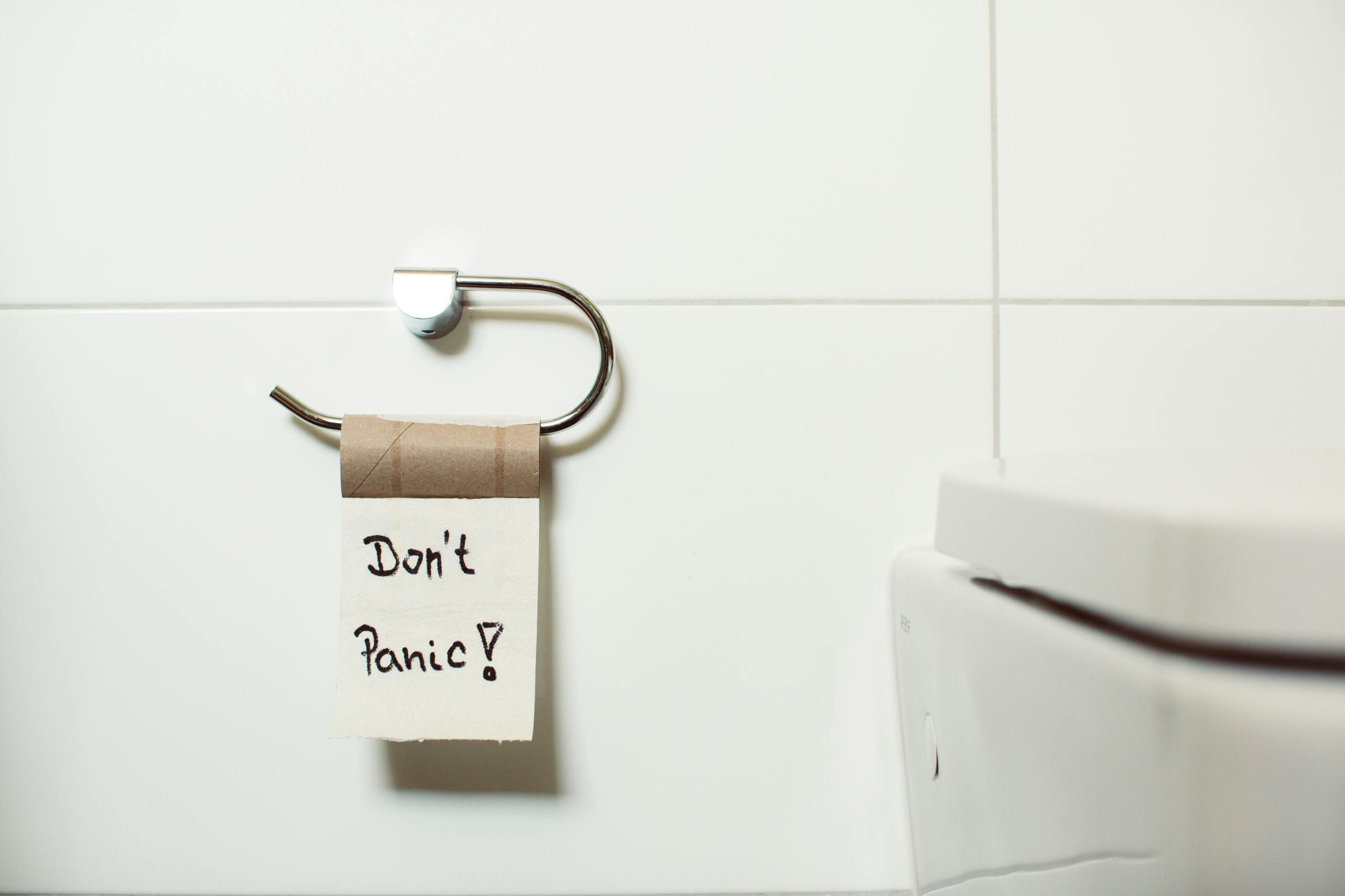 Wie kann ich einen verstopften Toilettenabfluss schnell und effektiv reinigen?