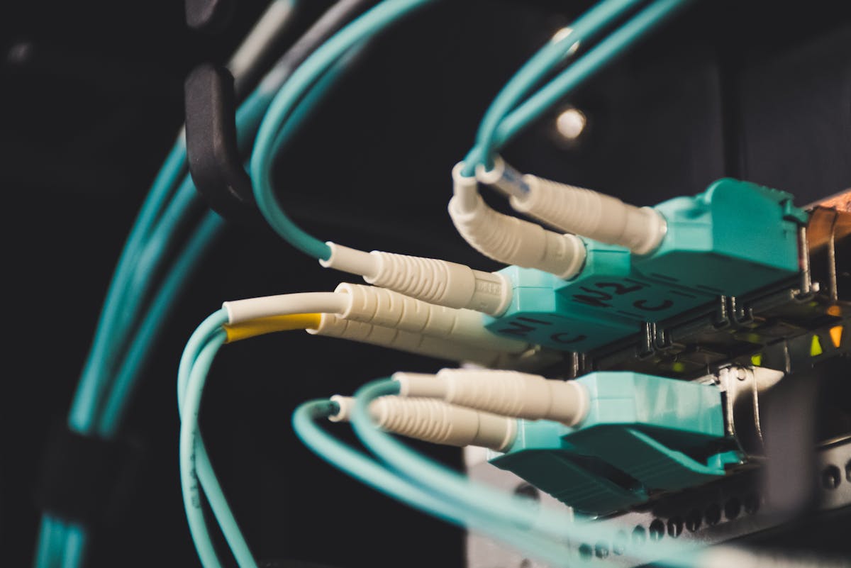 Schritt-für-Schritt So richten Sie ein lokales Netzwerk für Heimspiele ein