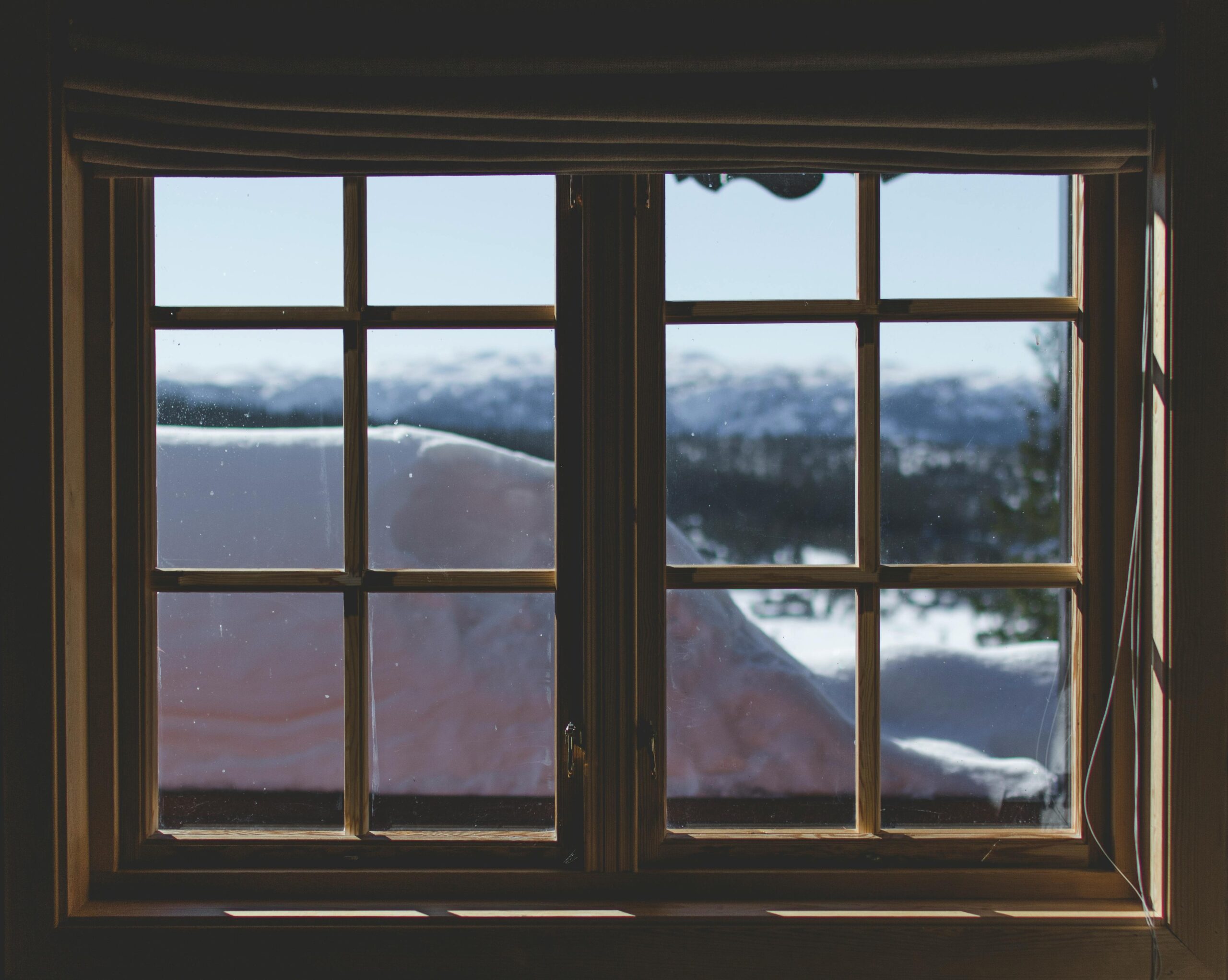 Welche Maßnahmen verhindern Zugluft bei alten Fensterrahmen?