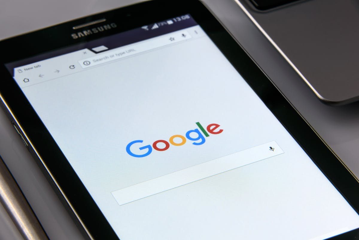 Warum zeigt mein Google Nest Mini den Fehlercode B2 an