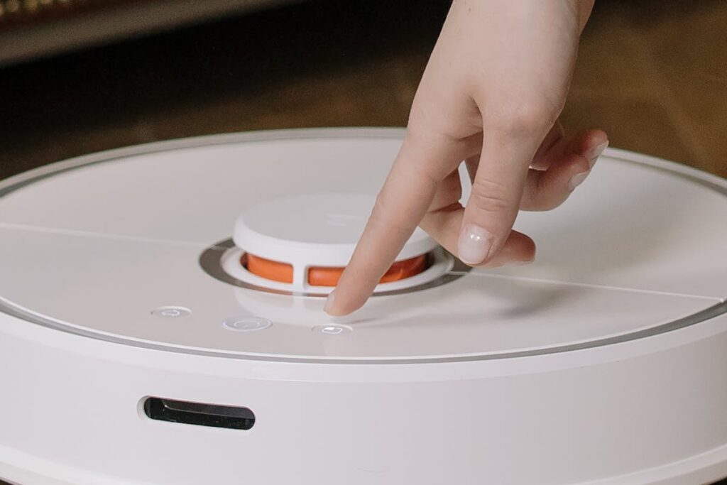 Welche Maßnahmen helfen, wenn mein Xiaomi Roborock S6 nicht lädt?